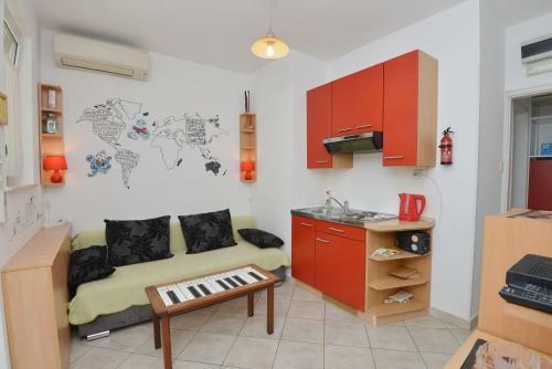 Hostal Apt-rooms Andri - 100m From Sea