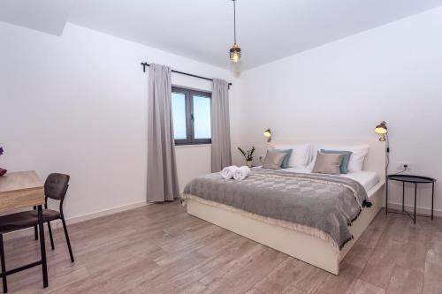 Duce Villa Sleeps 8 With Pool