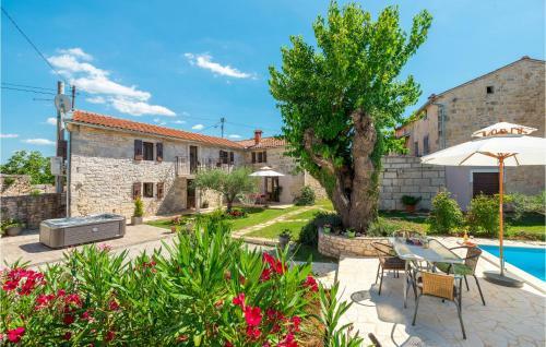 Four-bedroom Holiday Home In Fabci