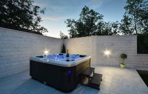 Villa Radosevic Near Split, Heated Pool