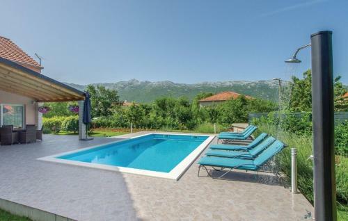 Villa Radosevic Near Split, Heated Pool