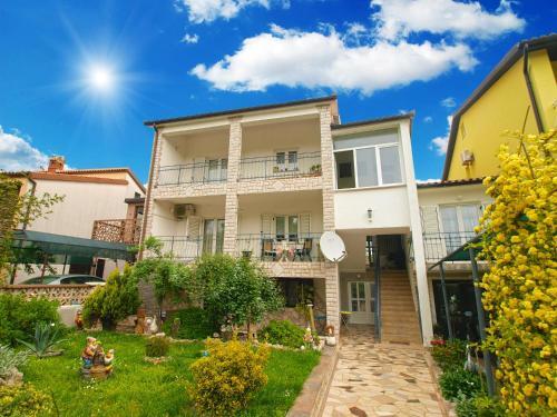 Apartments Valbandon 28