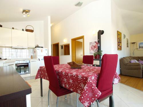 Apartments Majda 1932