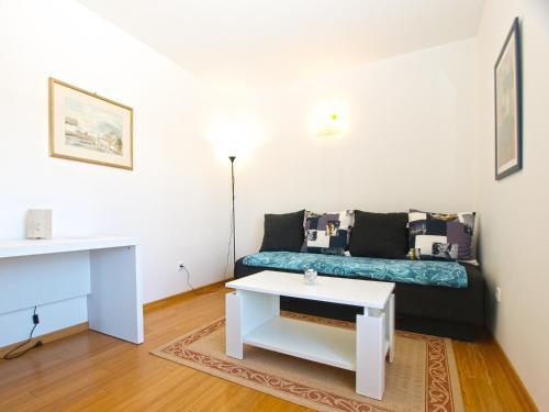 Apartments Majda 1932