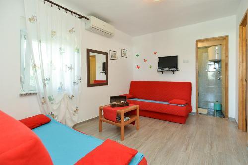 Apartments Valbandon With Pool 31