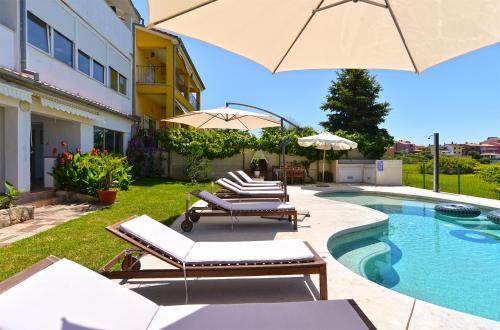 Apartments Valbandon With Pool 31