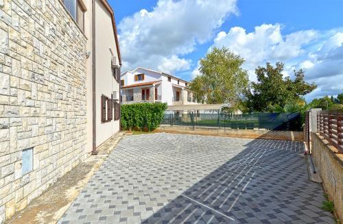 Apartments Valbandon 38