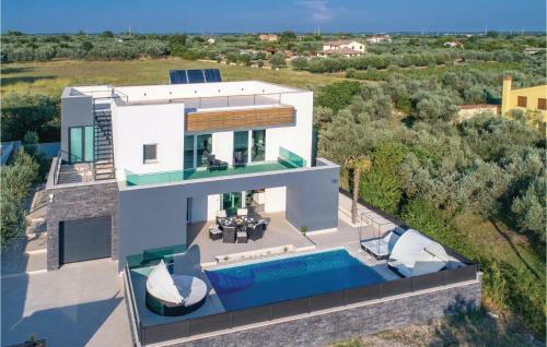 Five-bedroom Holiday Home In Fazana