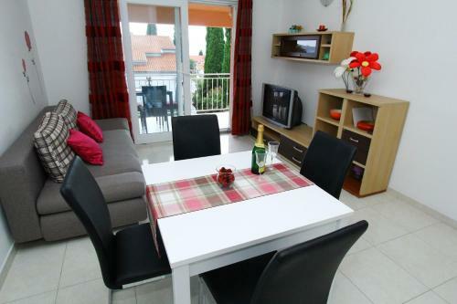 Apartments Renato - 150m From Beach