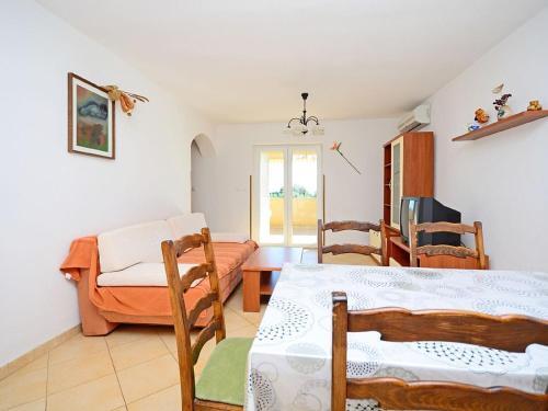 Apartments Fazana 774