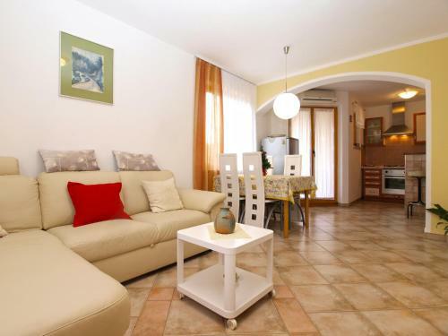 Apartment Valbandon 1780