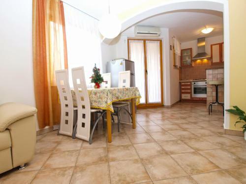 Apartment Valbandon 1780