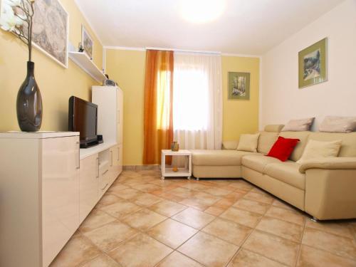 Apartment Valbandon 1780