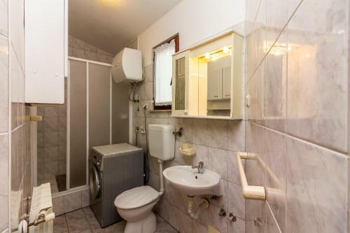 Apartments Mir - 50m From The Sea