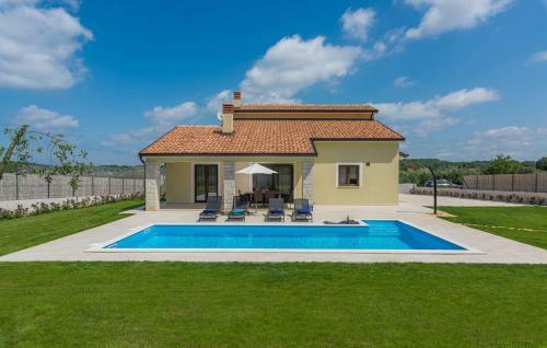 Villa Giovanna Fuskulin With Pool