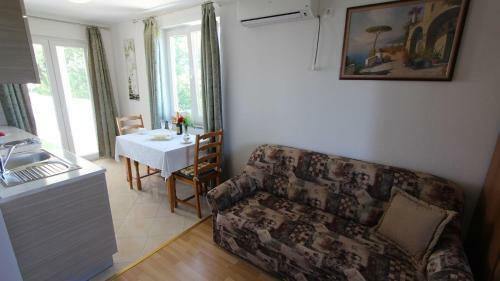 Hostal Apartments Diva