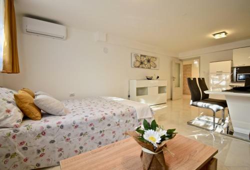 Delightful New Holiday Apartment With Grill And Trampoline