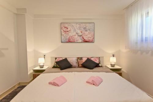 Delightful New Holiday Apartment With Grill And Trampoline