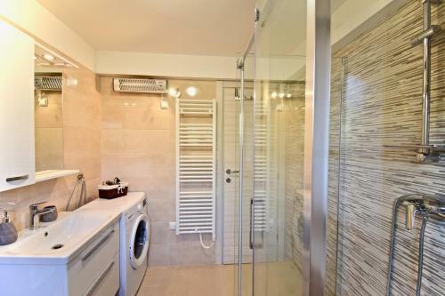 Delightful New Holiday Apartment With Grill And Trampoline