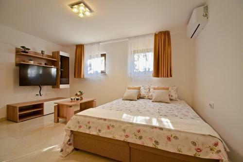 Delightful New Holiday Apartment With Grill And Trampoline