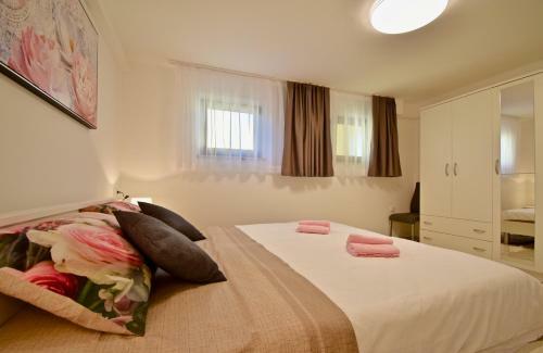 Delightful New Holiday Apartment With Grill And Trampoline