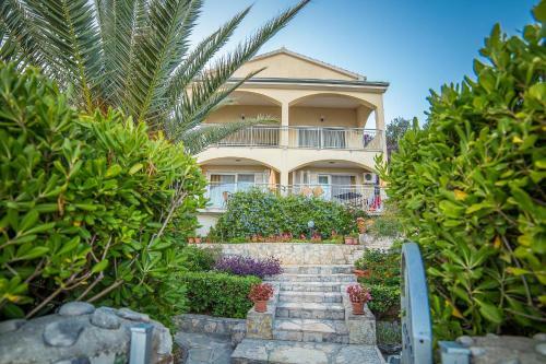 Apartments Villa Sea 1838