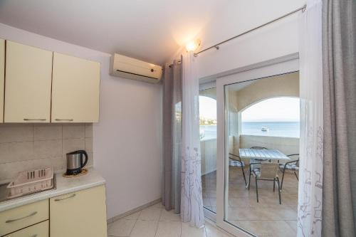 Apartments Villa Sea 1838