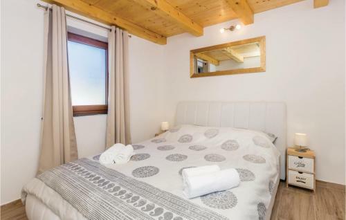 Three-bedroom Holiday Home In Gostinjac