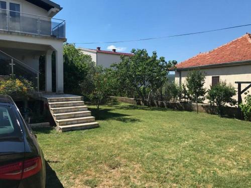 Holiday House Elashome