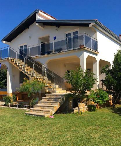Holiday House Elashome