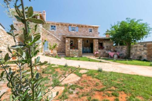 House Grandi?i 1852
