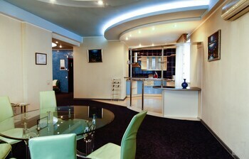 Hotel Golden Dragon