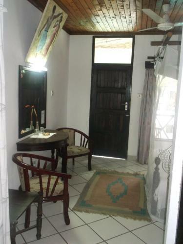 Hostal Papillon Beach Apartments