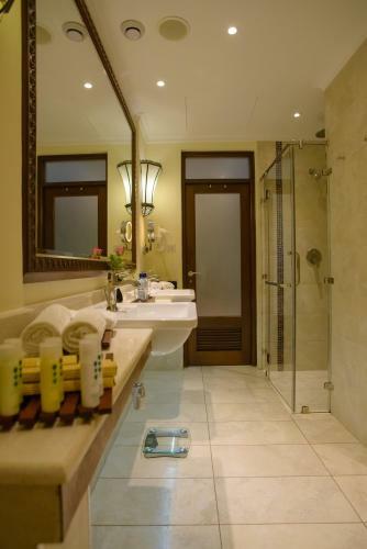 Hotel Sarova Whitesands Beach Resort & Spa