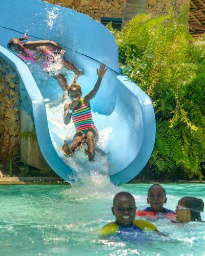 Hotel Sarova Whitesands Beach Resort & Spa