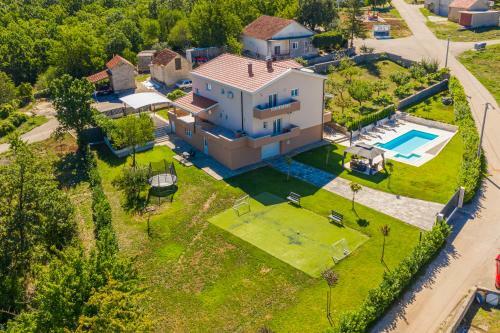 Prunus-luxurious Holiday Home With A Private Pool