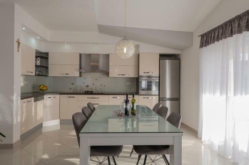 Prunus-luxurious Holiday Home With A Private Pool
