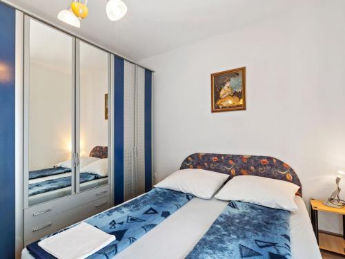 Simplistic Apartment In Jadranovo Near Sea Beach