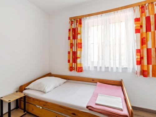 Simplistic Apartment In Jadranovo Near Sea Beach