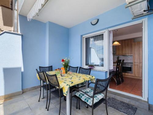 Simplistic Apartment In Jadranovo Near Sea Beach
