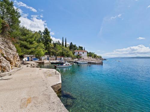 Simplistic Apartment In Jadranovo Near Sea Beach