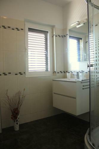 Apartments Davor - 20m From Sea