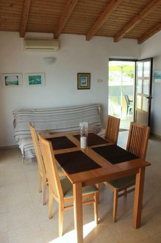 Apartments Davor - 20m From Sea