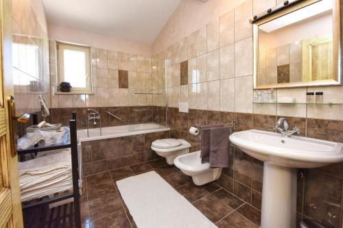 Jakici Villa Sleeps 6 Pool Air Con Wifi