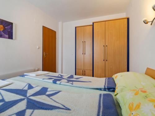 Comfortable Apartment In Jadranovo Near Seabeach