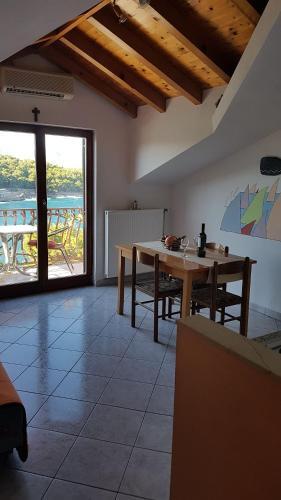 Apartment And Room Caric
