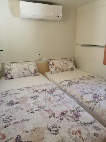 Traumhaftes Mobile Home In Jezera Village Auf Der Insel Murter