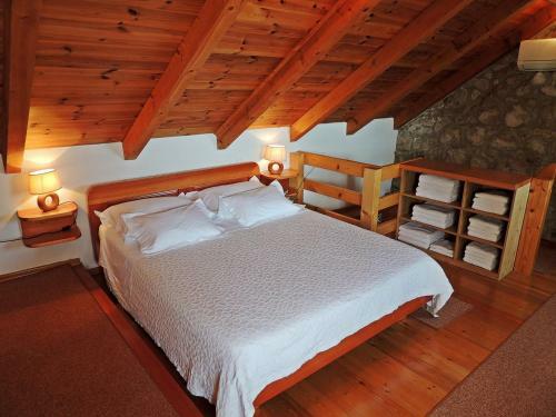 Stone Villa Dvori In Jesenice