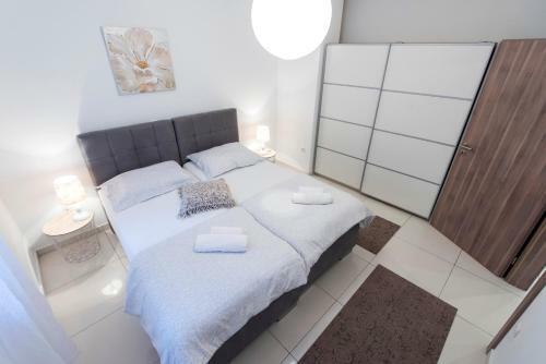 Apartments M And S