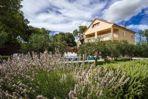 Villa Holiday Home Kakma